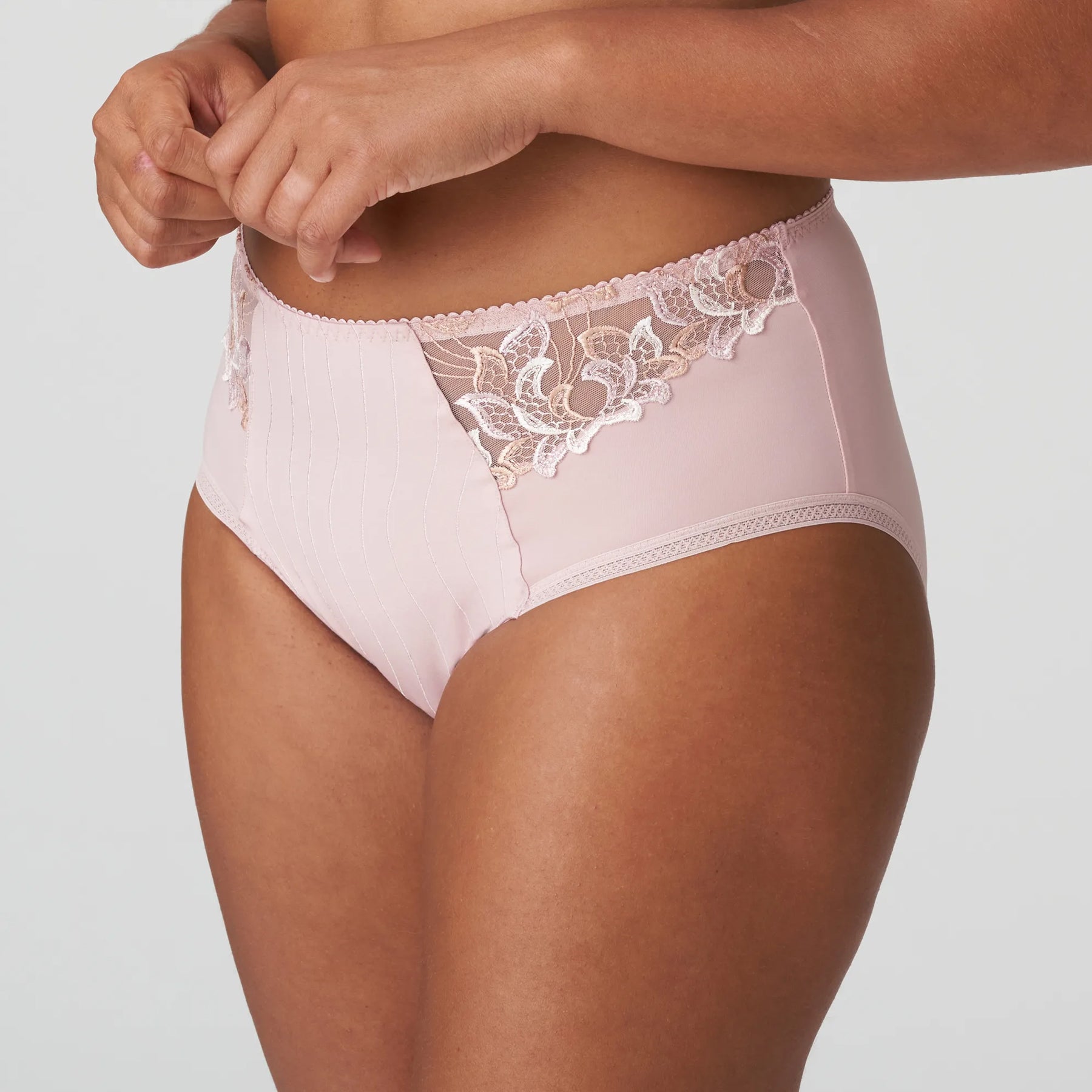 PrimaDonna Deauville Full Brief