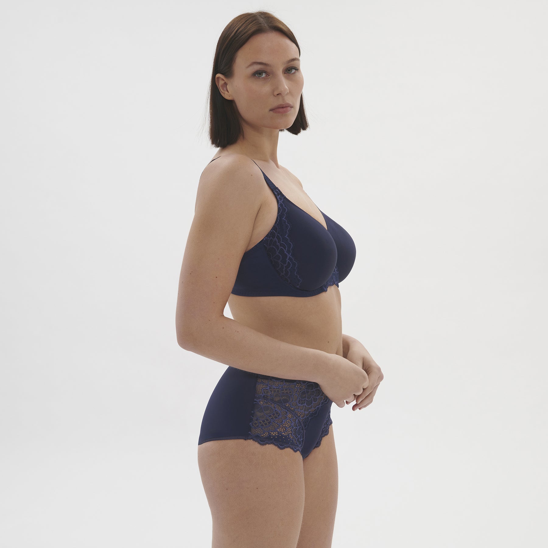Simone Pérèle Caresse Control Brief