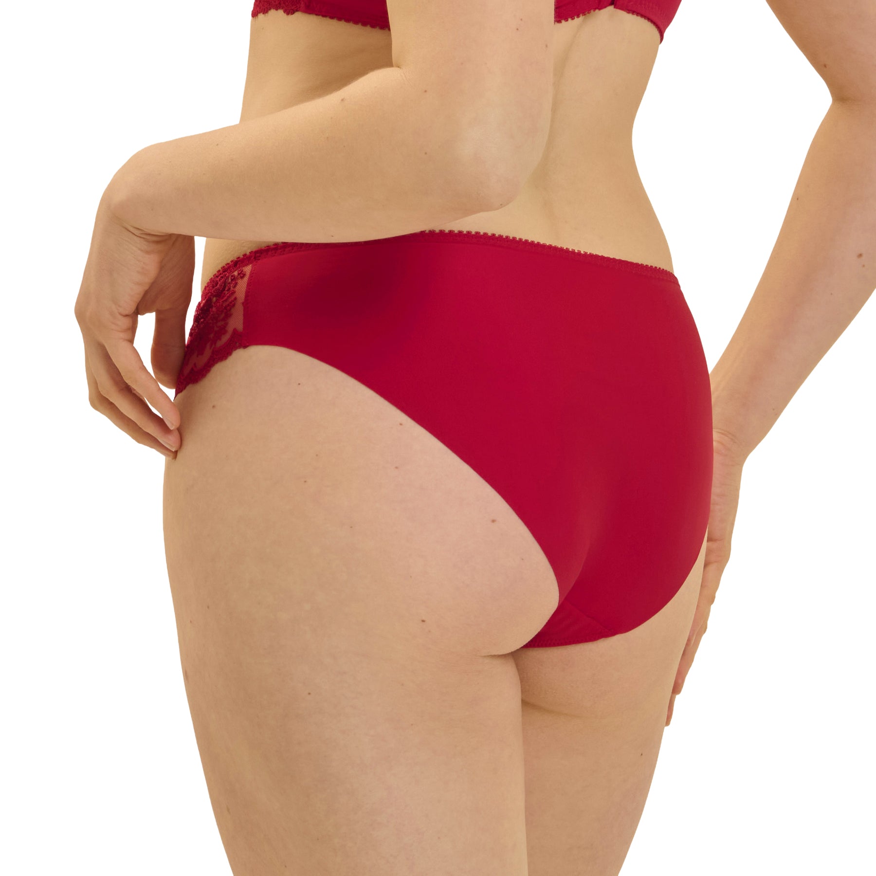 Back close-up of Simone Pérèle Opera Red bikini brief showcasing a smooth invisible microfiber finish for everyday comfort.