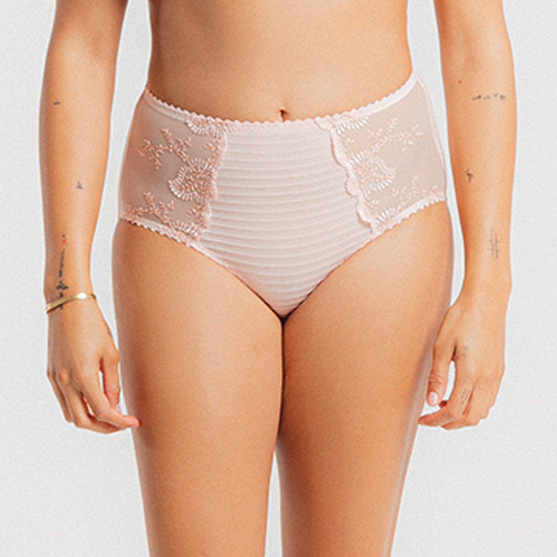 Louisa Bracq Elise Brief