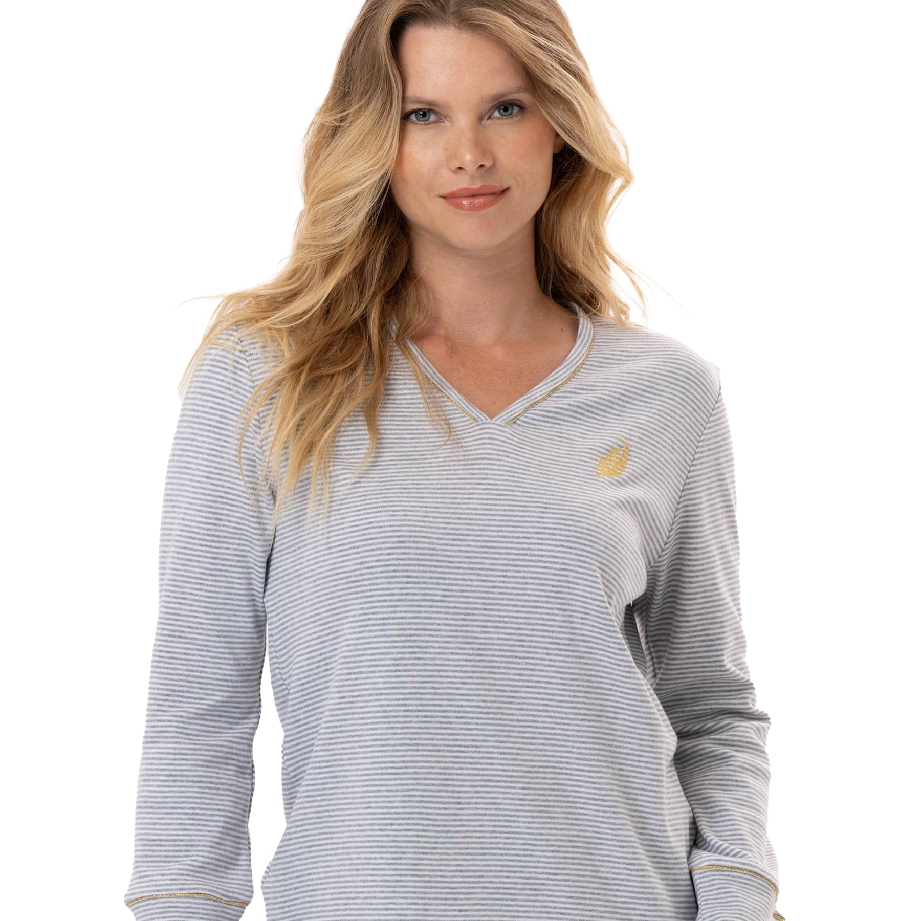 A closer look to the grey V-neck pajamas