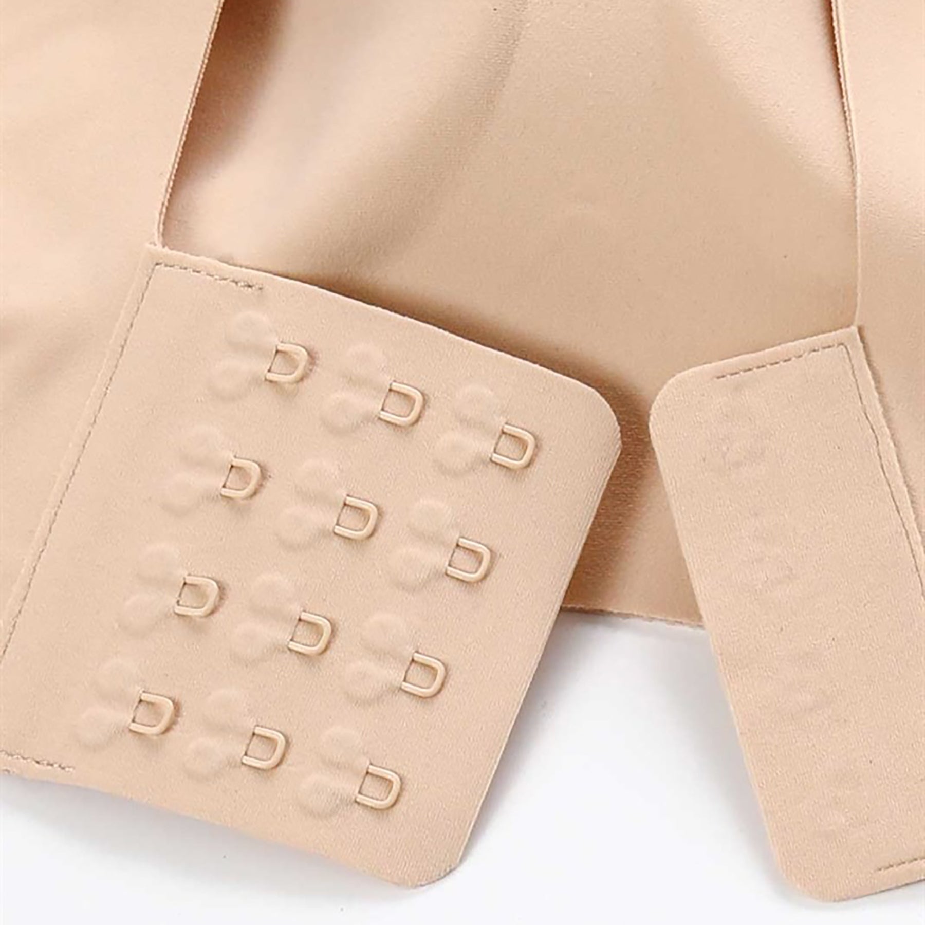 Amoena Linda Wireless Seamless Bra in Sand – wide straps and hook-back closure for smooth fit.