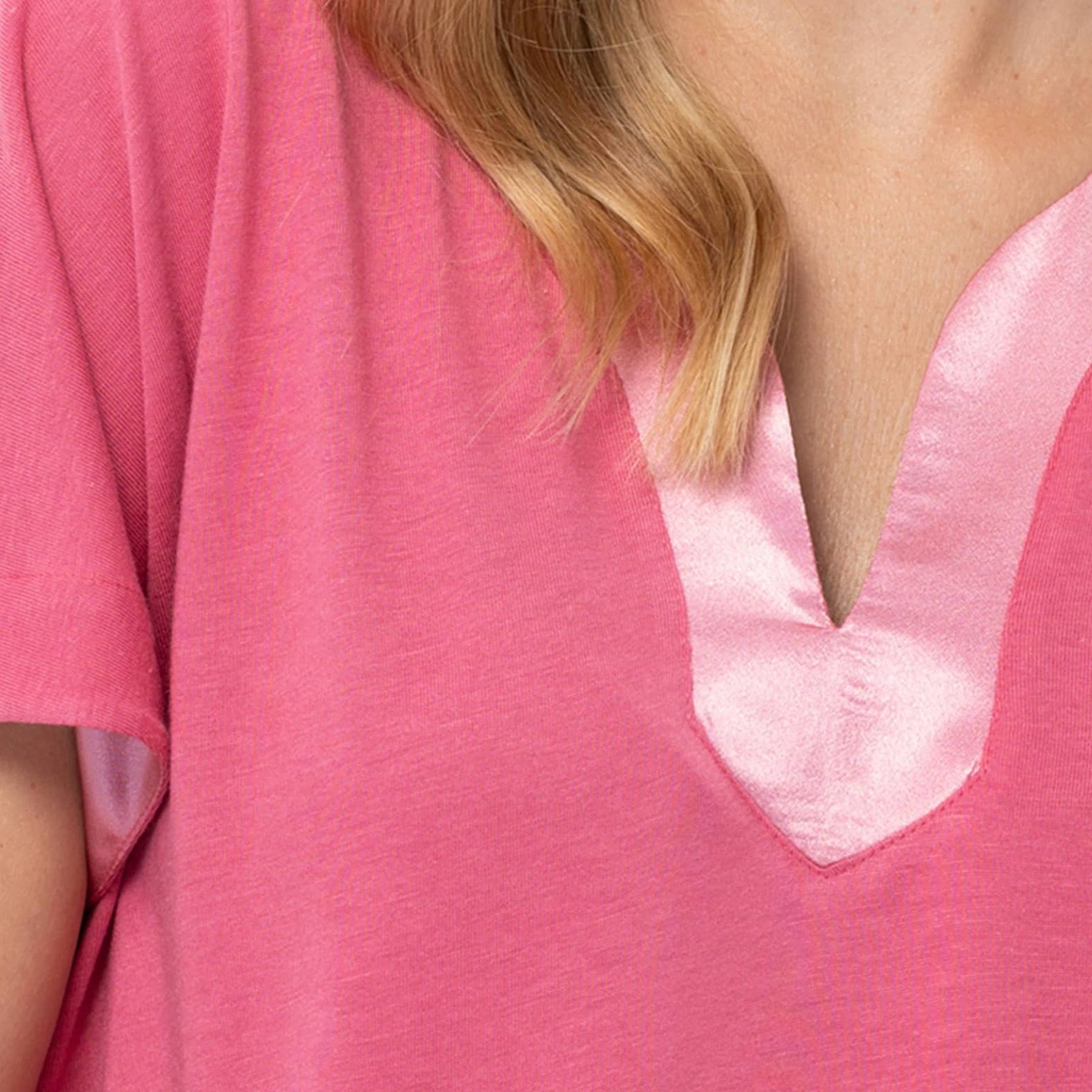 Detail of pink lounge pants with elastic waistband and satin drawstring – style C223APY.