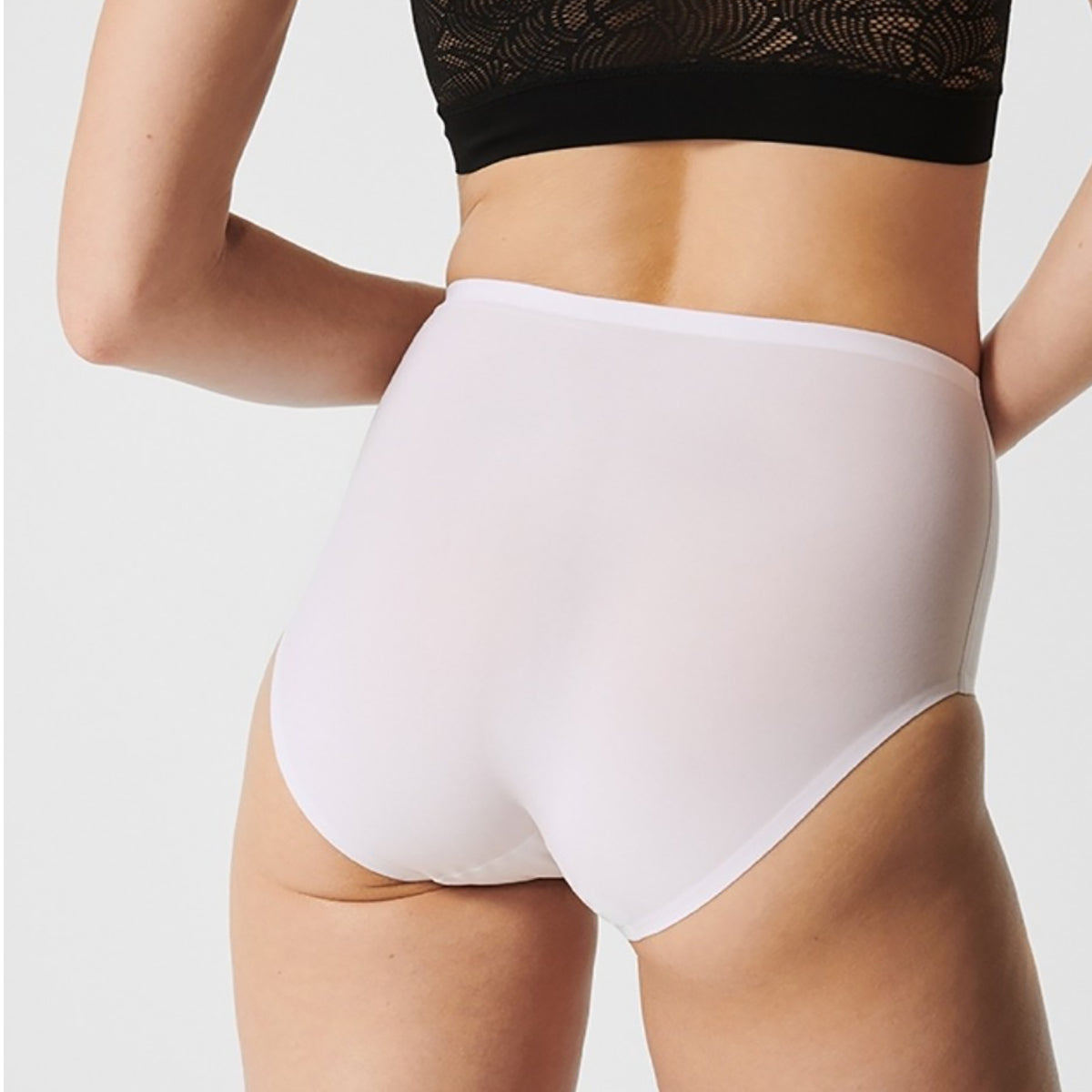 Chantelle Soft Stretch Brief 2647 in ivory natural off-white seamless panty lingerie canada linea intima bride bridal lingerie