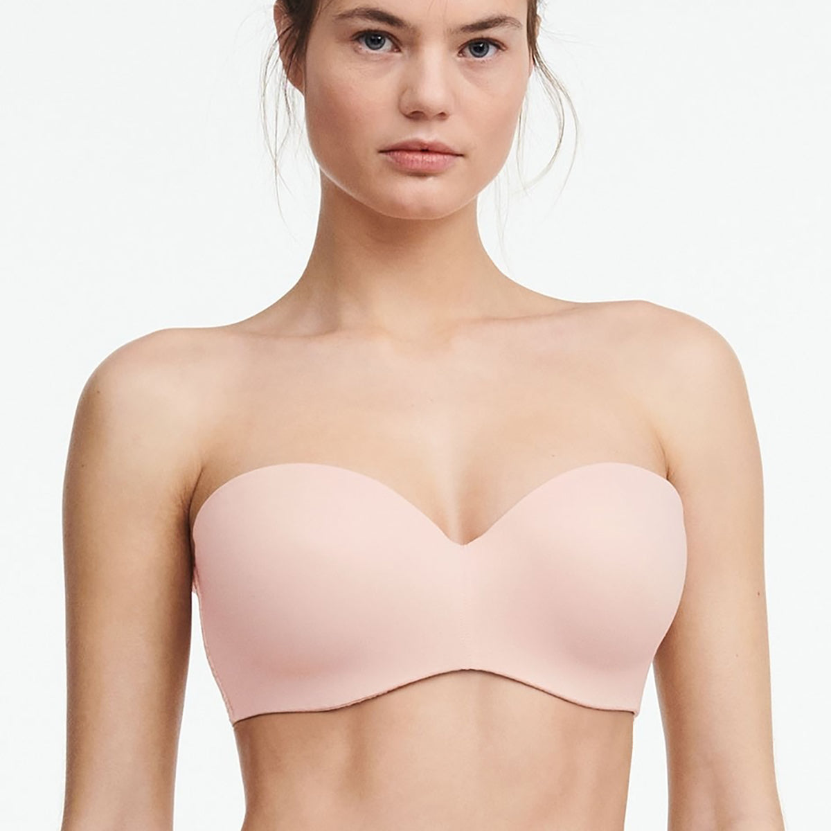Chantelle Absolute Invisible Smooth Strapless Convertible Bra on