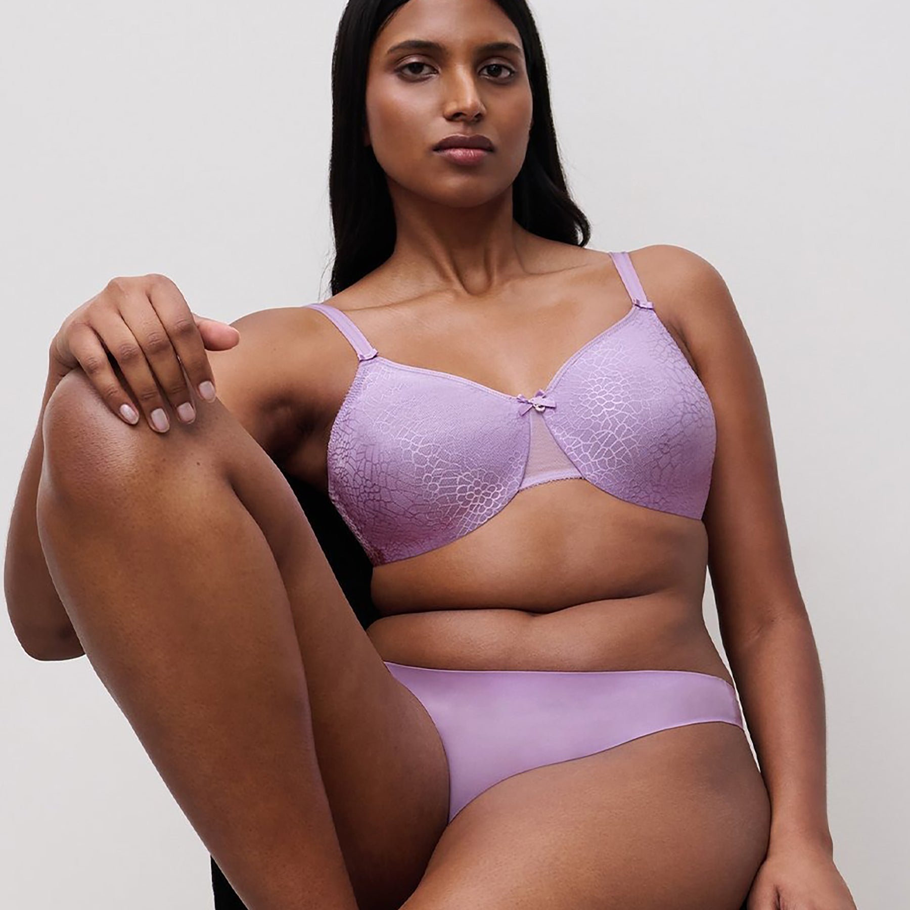 Model wearing full Chantelle C Magnifique set in lavender, showcasing everyday fit