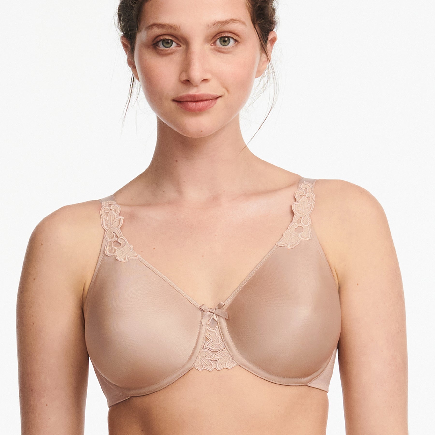 Chantelle hedona full cup minimizing bra in nude skintone 012. Front view on model.