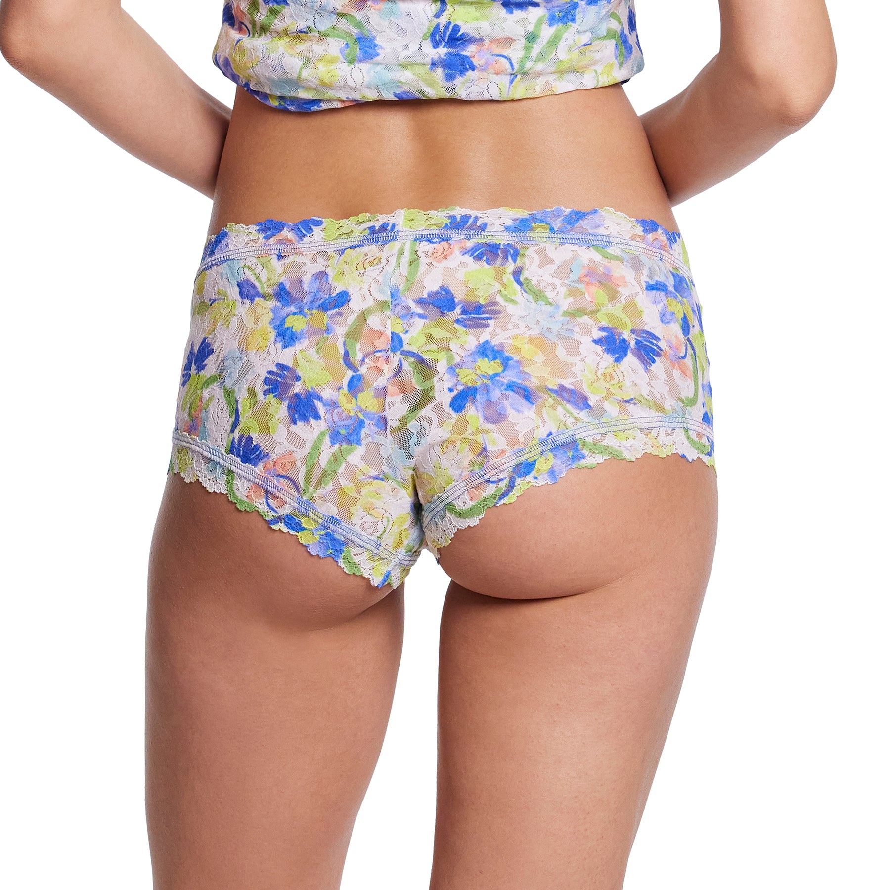 Hanky Panky Printed Lace Boyshort in Brush Strokes – back view on model, showcasing sheer floral lace, scalloped edges, and full-coverage boyshort fit.