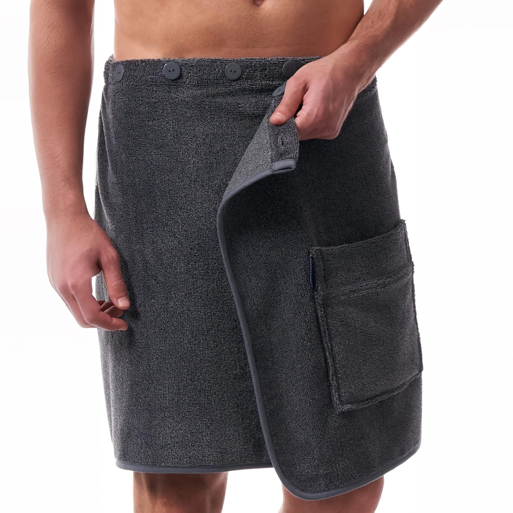 Adjustable men’s towel wrap in graphite with button closure – secure fit and soft cotton interior.