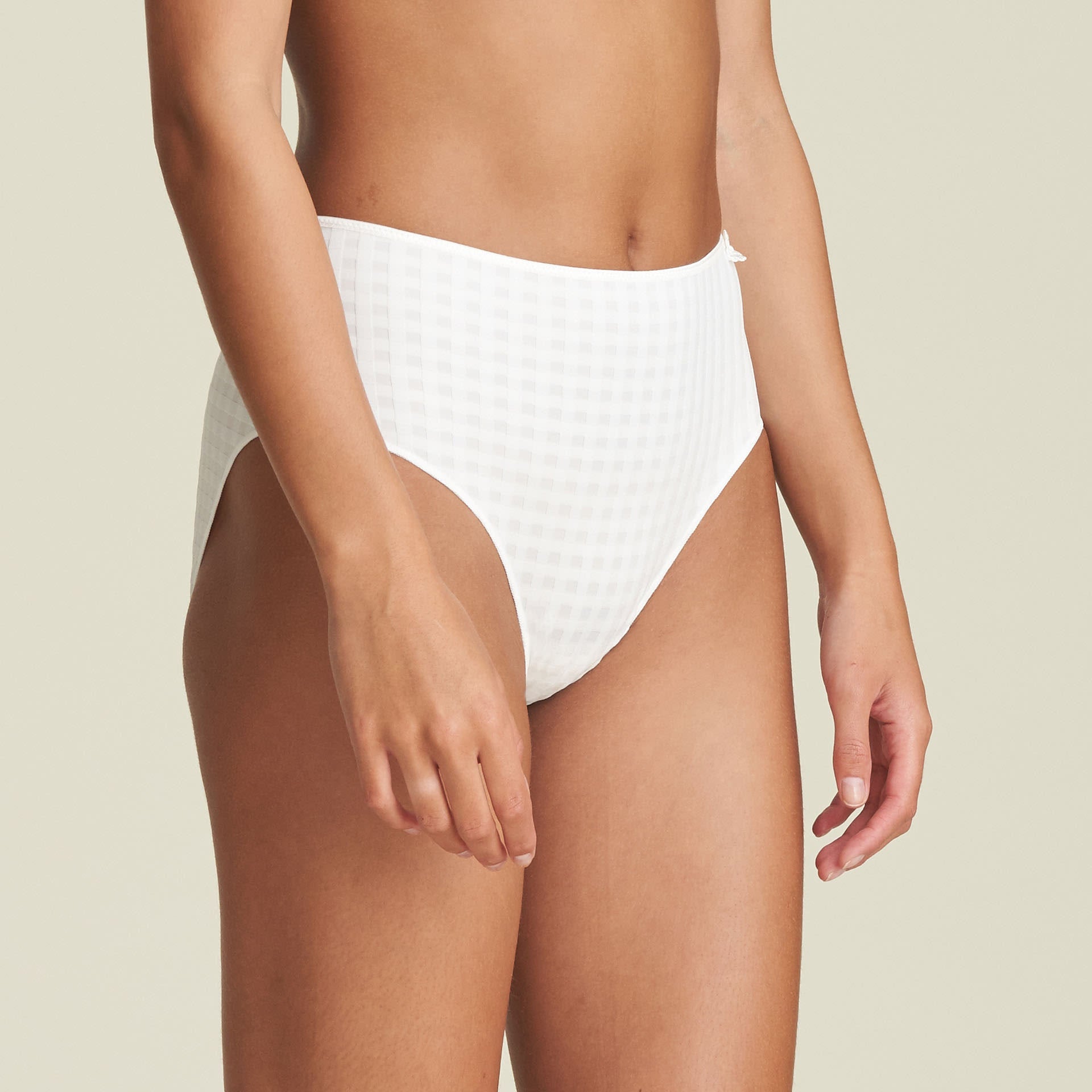 Marie Jo Avero Full Brief