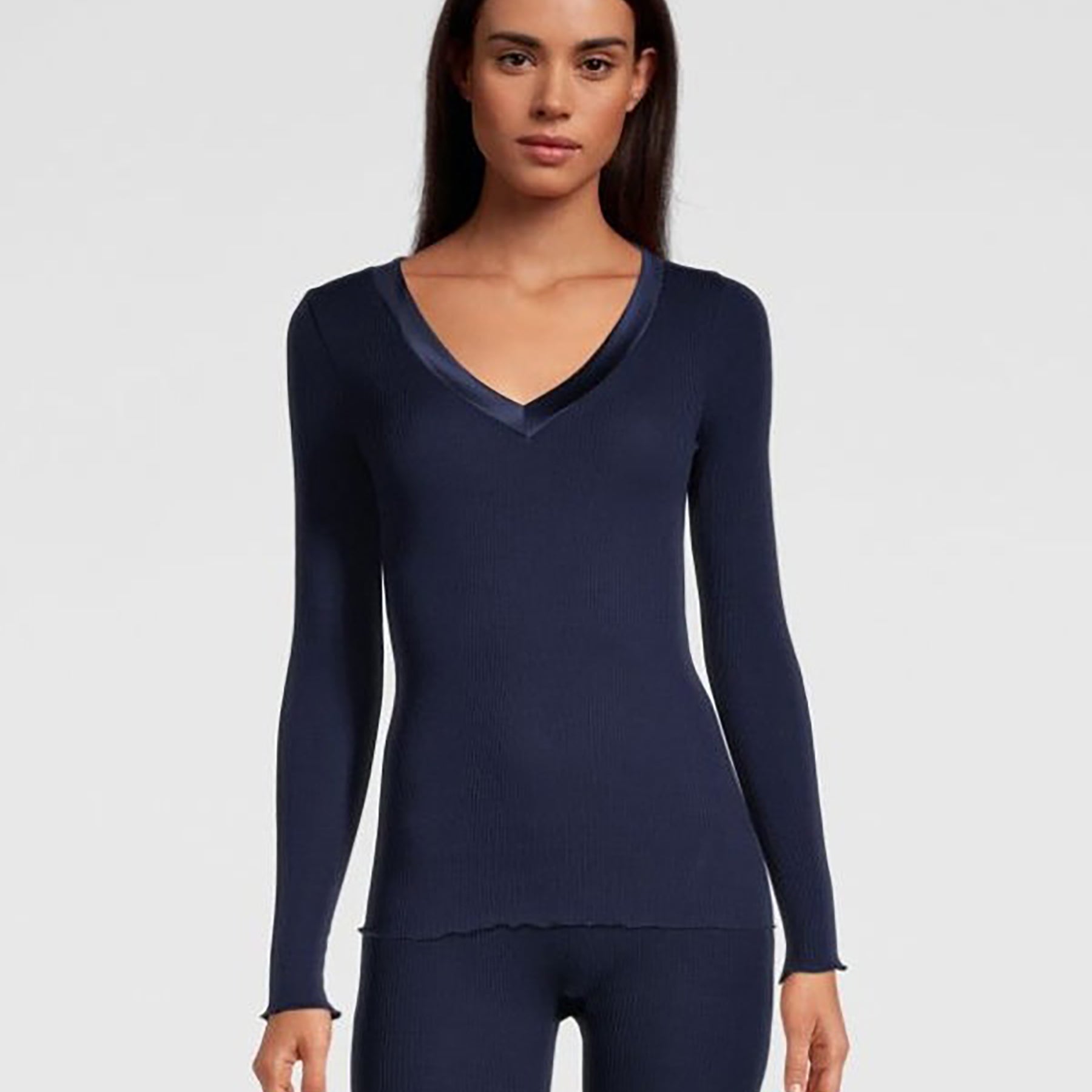Oscalito 4248 wool silk long sleeve top in bleu marine (474) with satin neckline – on model front view
