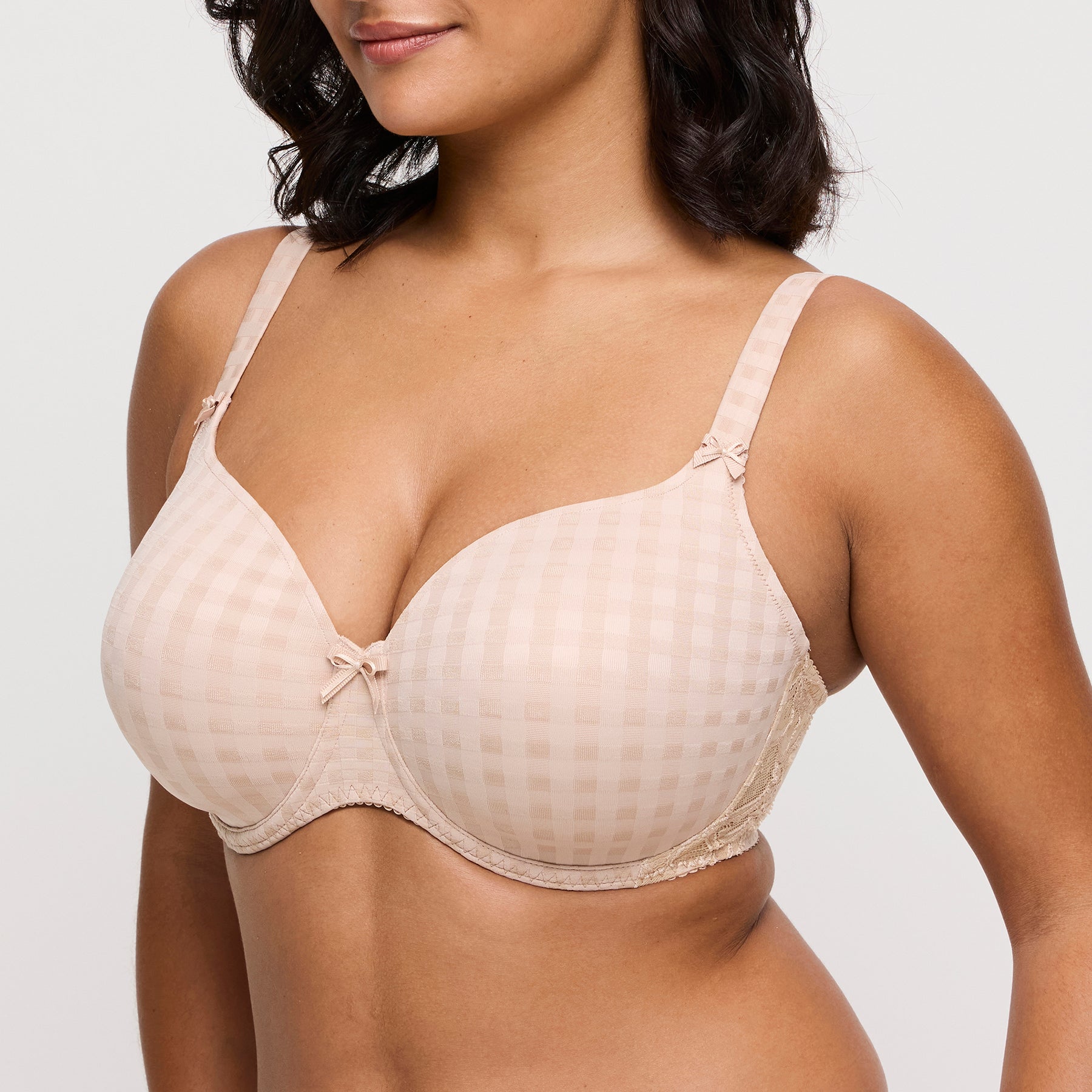 PrimaDonna Madison caffe latte padded heart bra on model highlighting smooth contour cups, full coverage fit, and signature gingham texture.