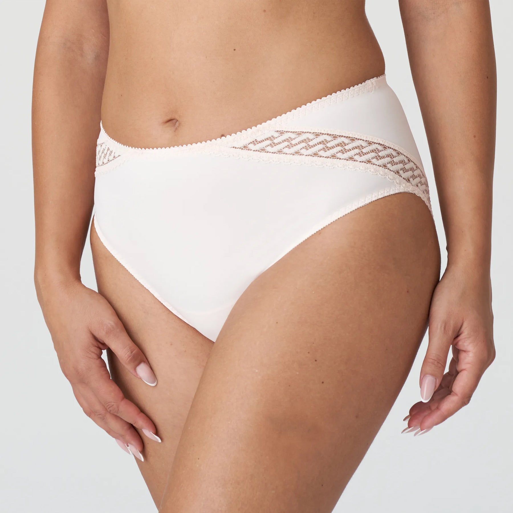 PrimaDonna Montara Full Brief