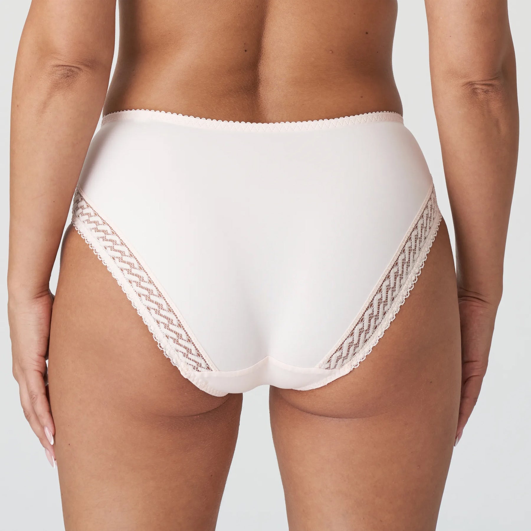 PrimaDonna Montara Full Brief