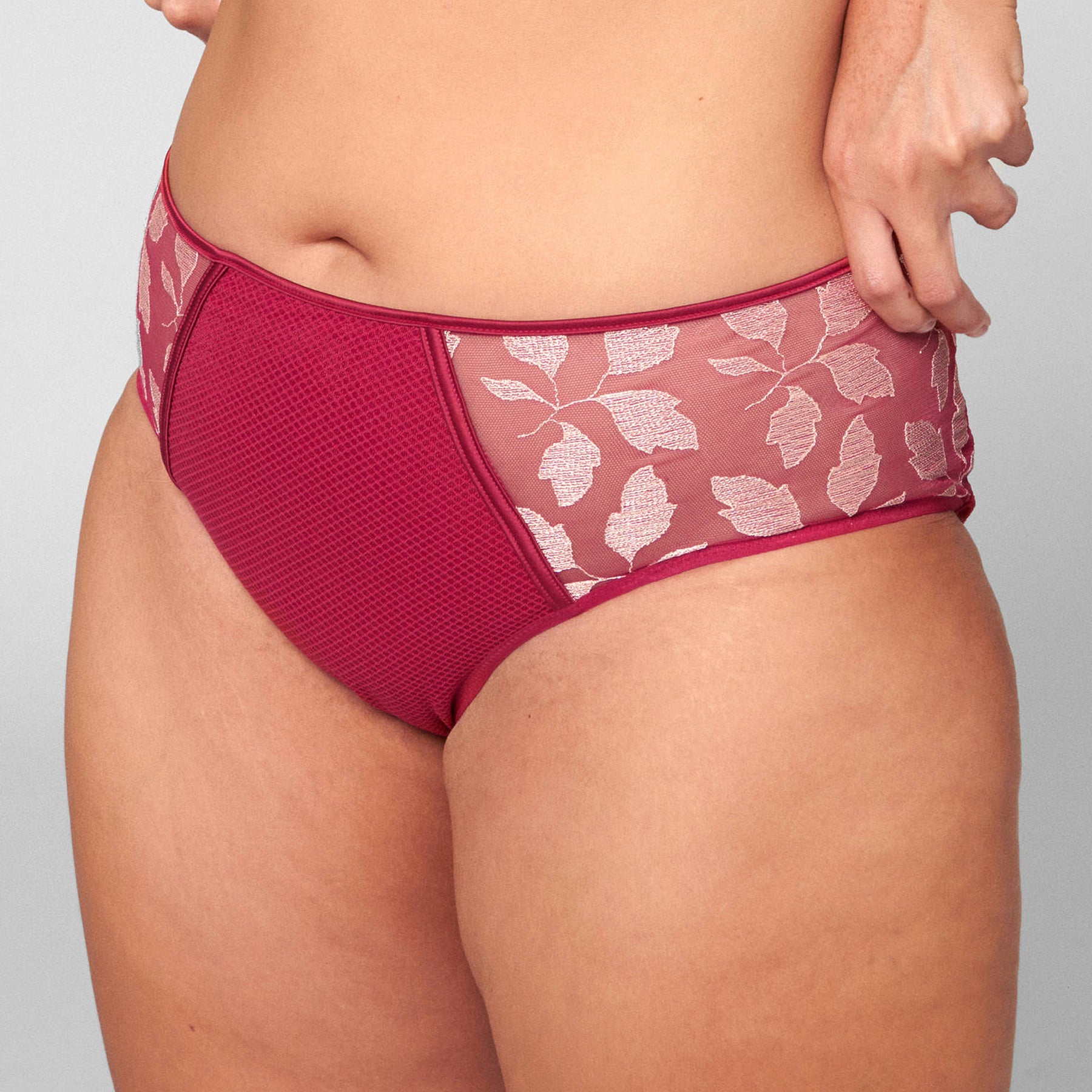 Simone Pérèle Dahlia Full Brief
