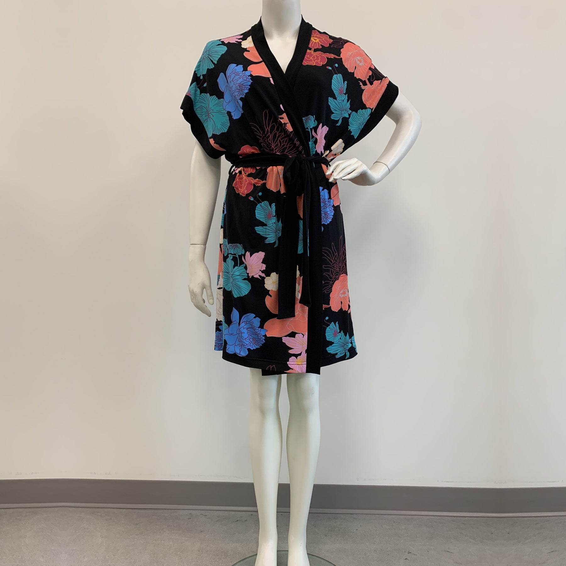 Diamond Tea Short Wrap Robe