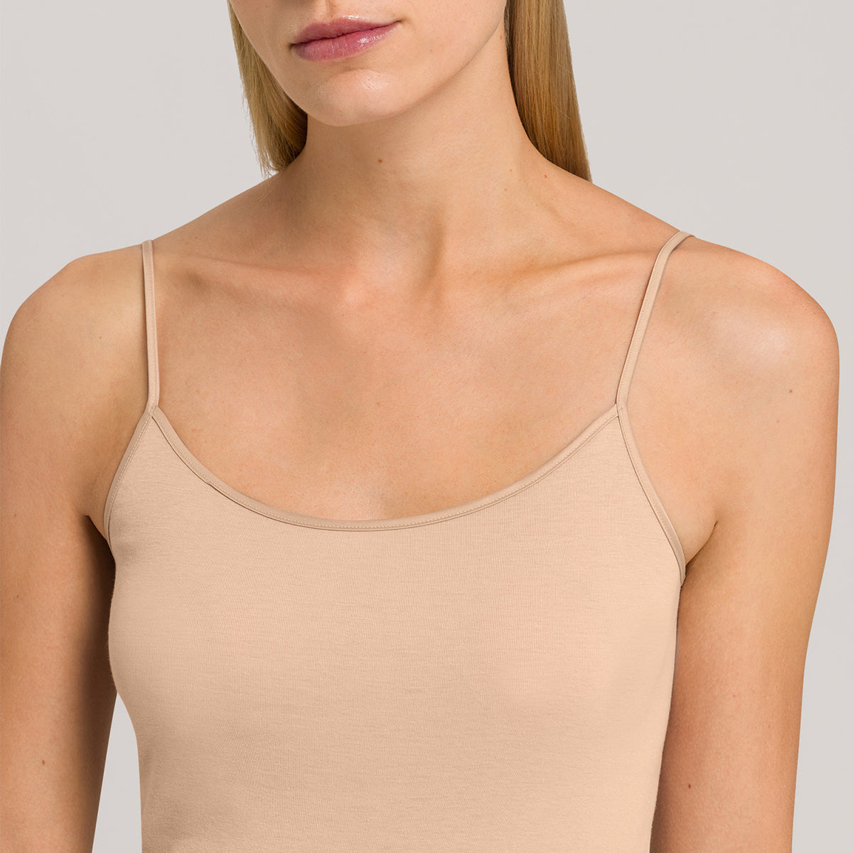 Hanro Cotton Seamless Round Neck Spaghetti Strap Camisole