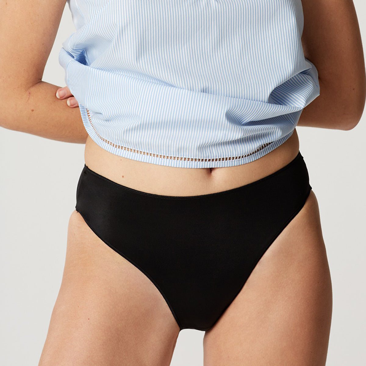 Lejaby Invisible seamless bikini Panty in black maison lejaby briefs lingerie canada linea intima toronto