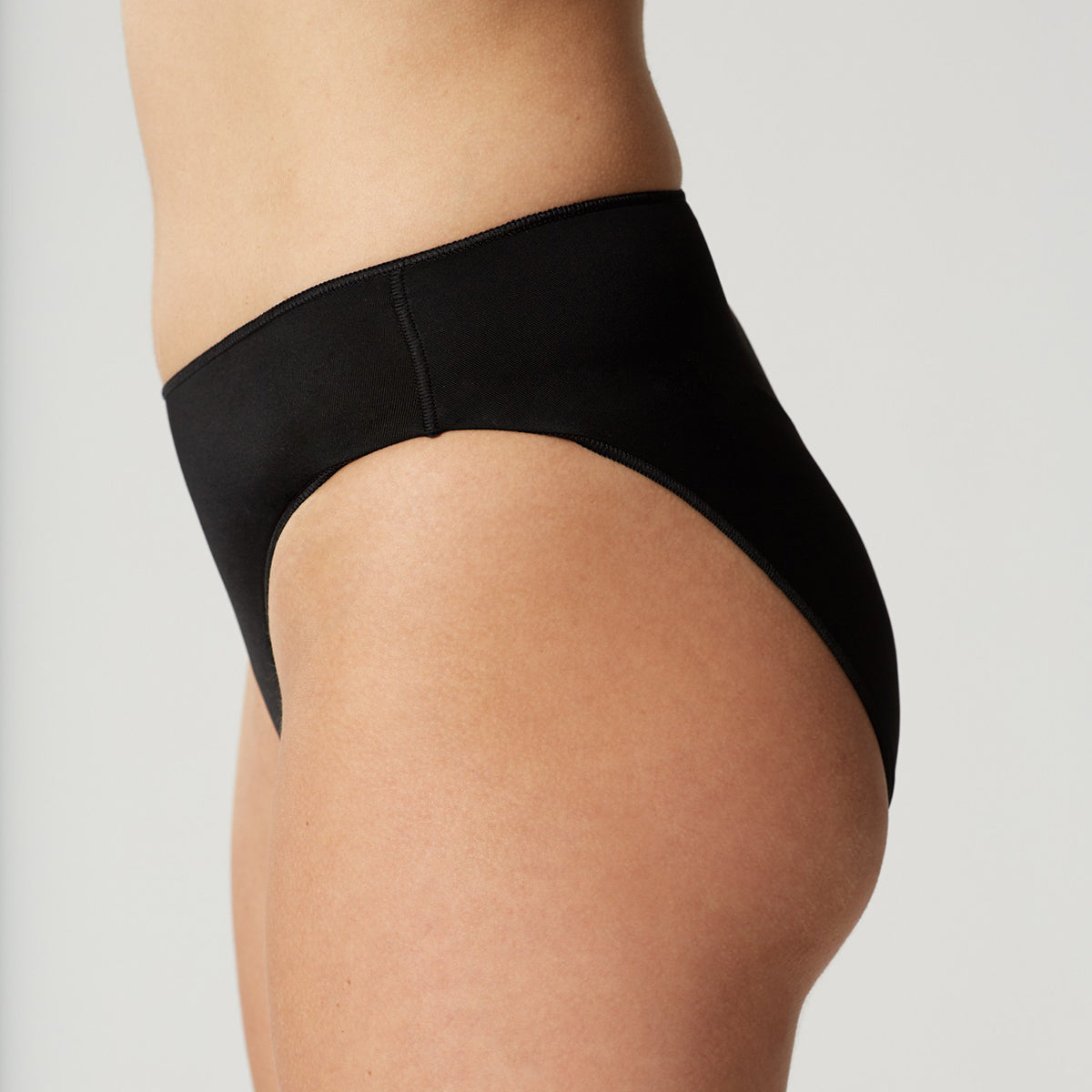 Lejaby Invisible seamless bikini Panty in black maison lejaby briefs lingerie canada linea intima toronto