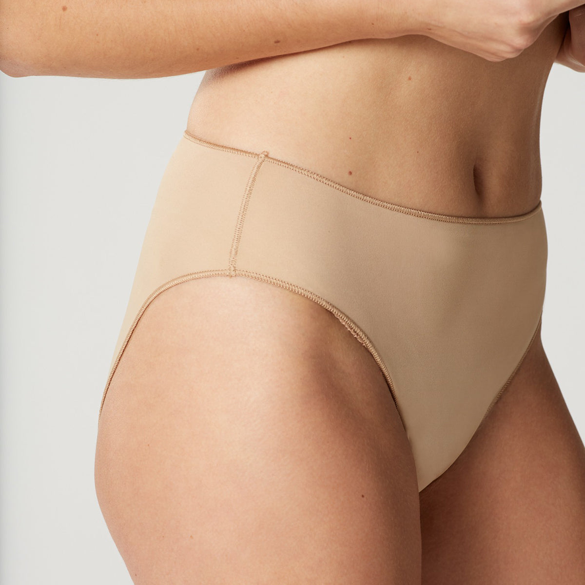 Lejaby Invisible seamless bikini Panty in power skin nude maison lejaby briefs lingerie canada linea intima toronto