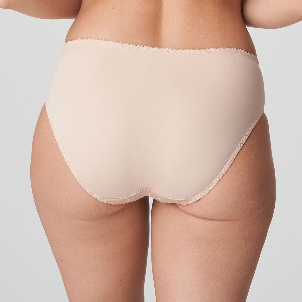 PrimaDonna Deauville Full Brief