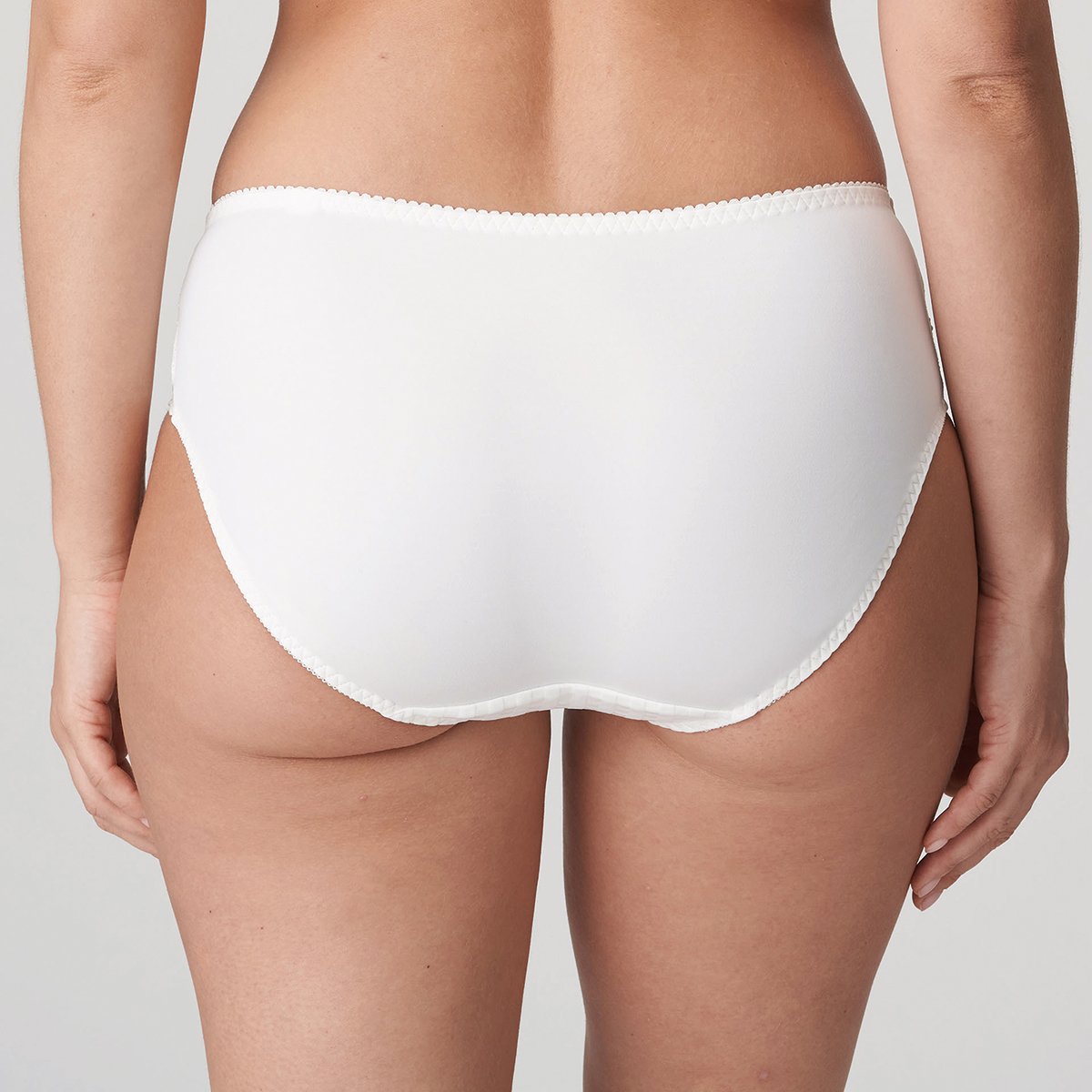 PrimaDonna Madison Full Brief