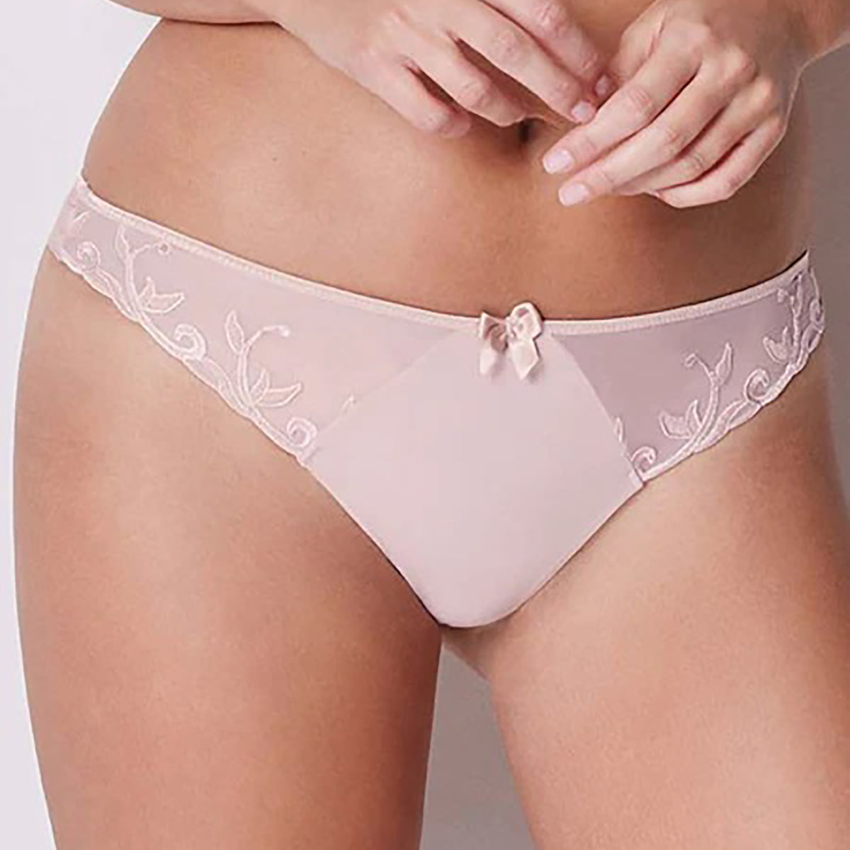 Simone Pérèle Andora Thong