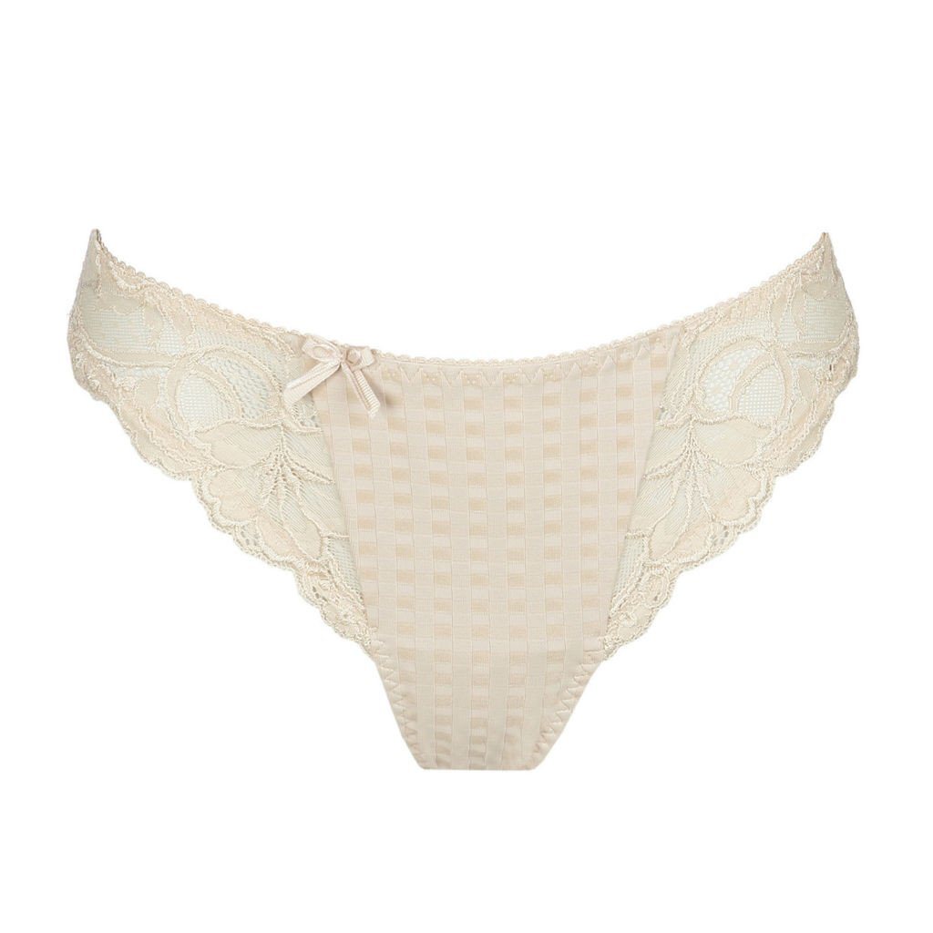 Primadonna Madison Thong in cafe