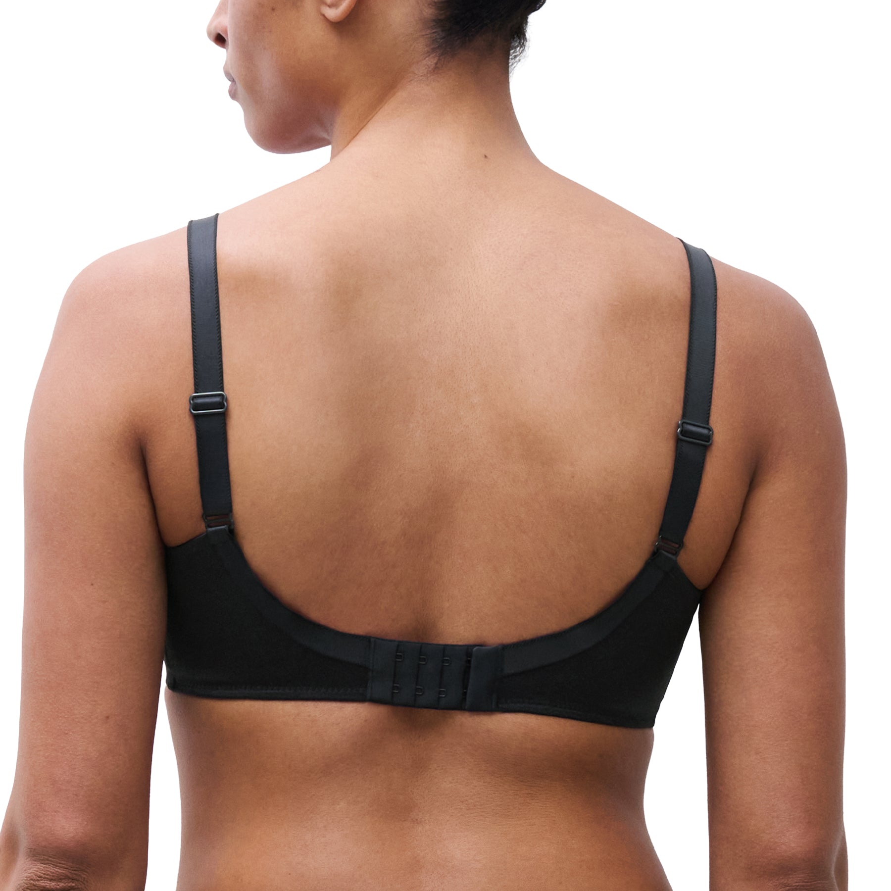 Rear view of Chantelle Hedona full coverage bra showcasing a clean finish, adjustable straps, and secure hook closure.