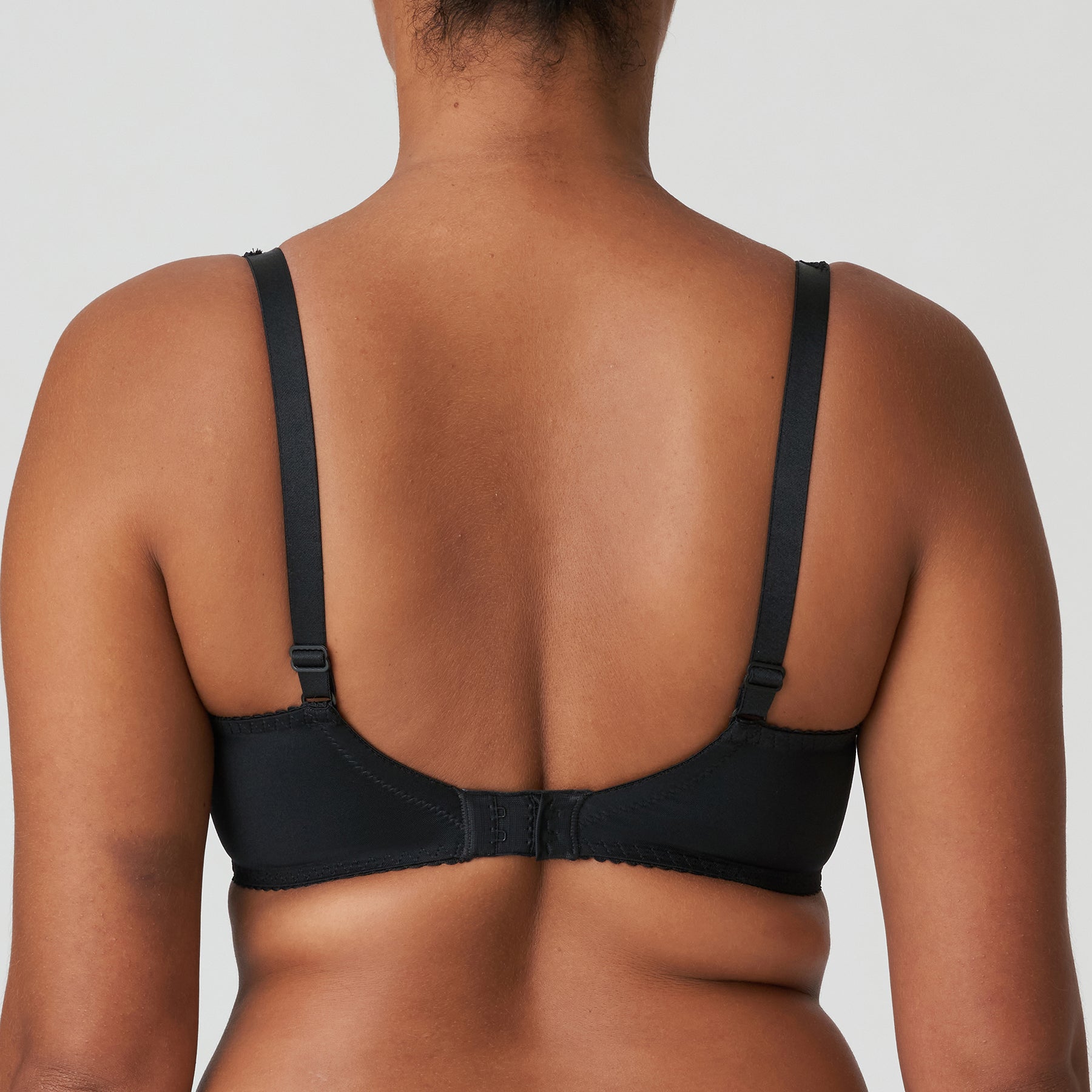 Rear detail of PrimaDonna 026-2127 Madison Full Cup Seamless Bra in Black with comfortable supportive back band.