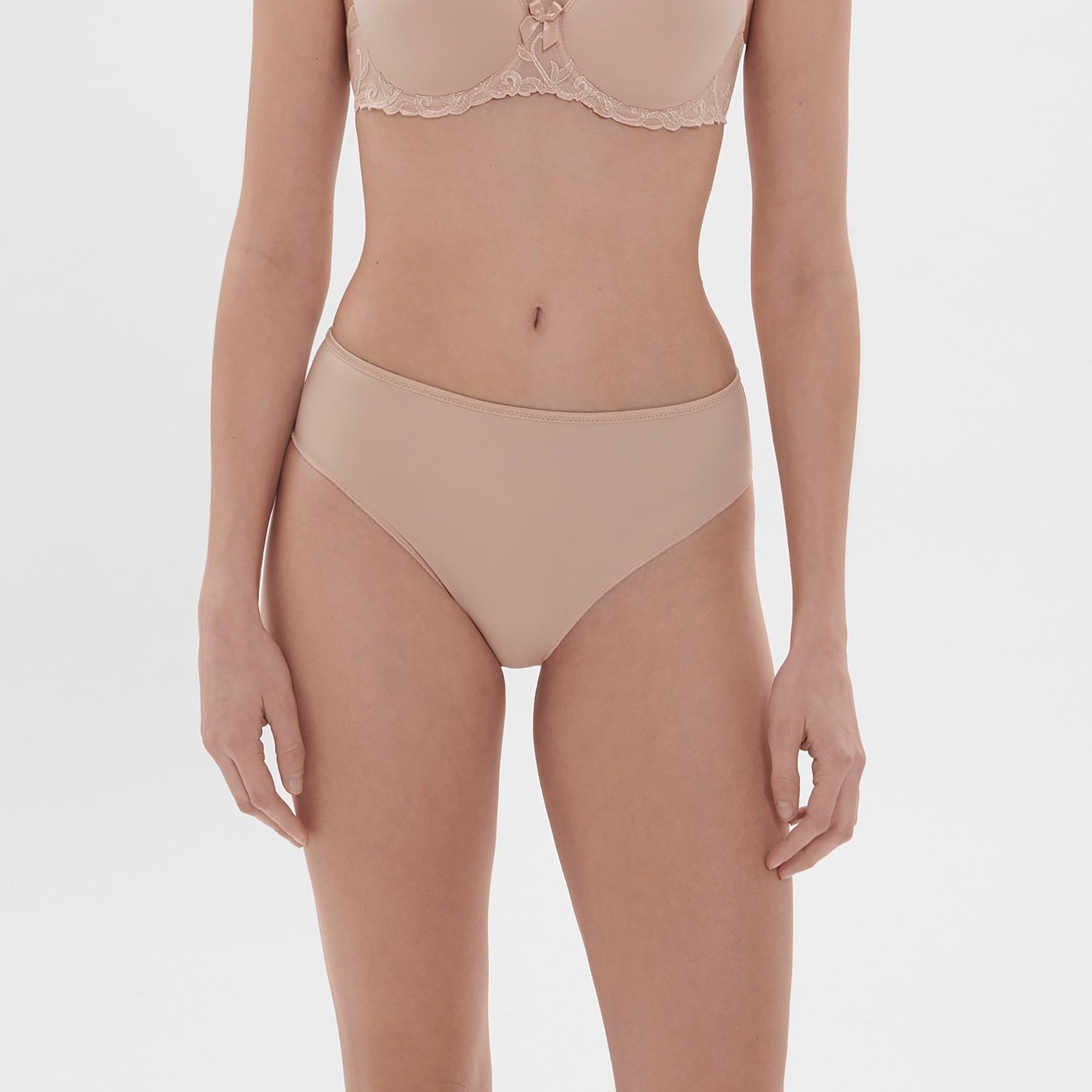 Simone Perele Andora Retro Brief style 131777 in Peau Rosee Nude 739, front worn view with flattering mid-rise cut.