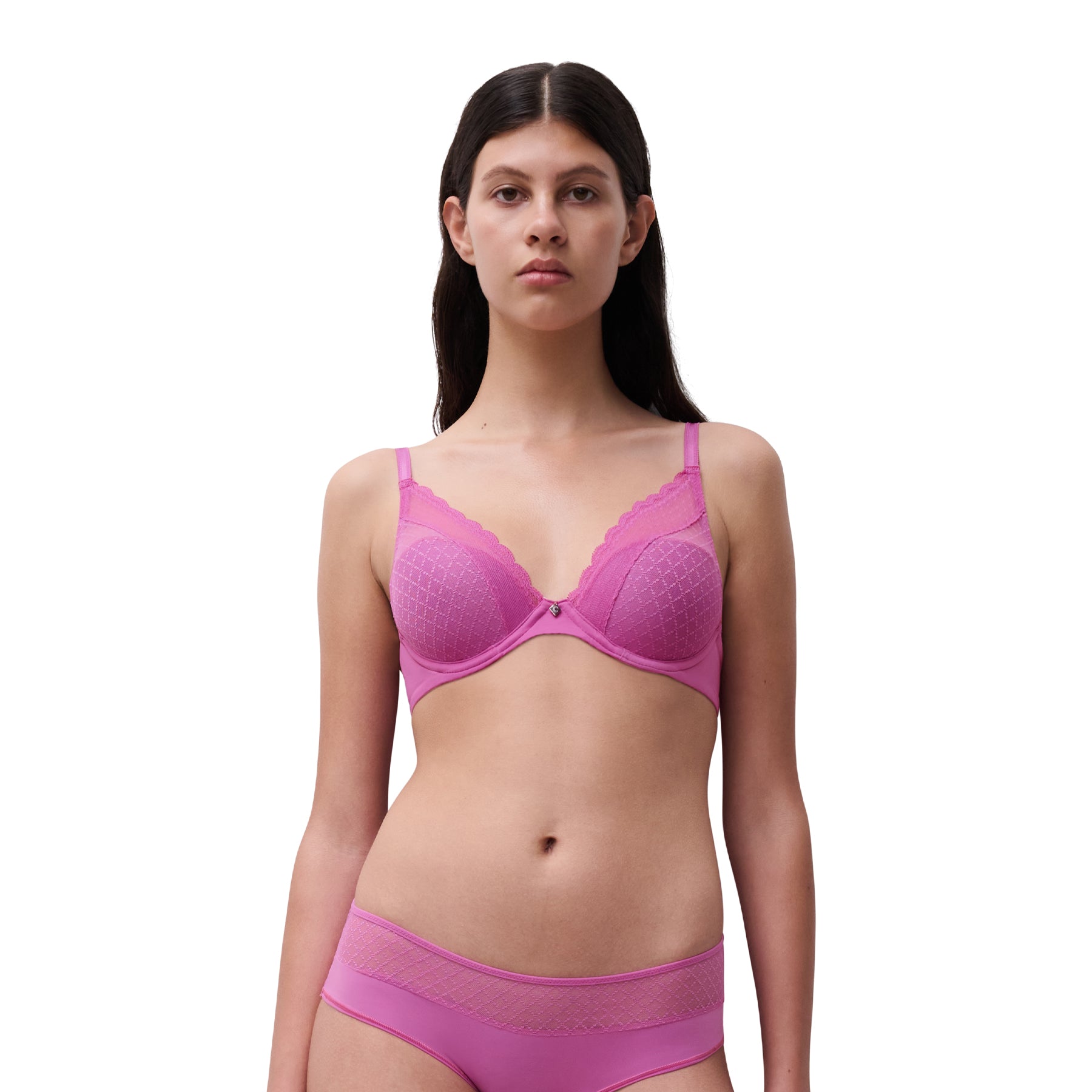 Front view of a pink lace underwire bra worn with matching briefs, offering a natural shape and elegant finish.