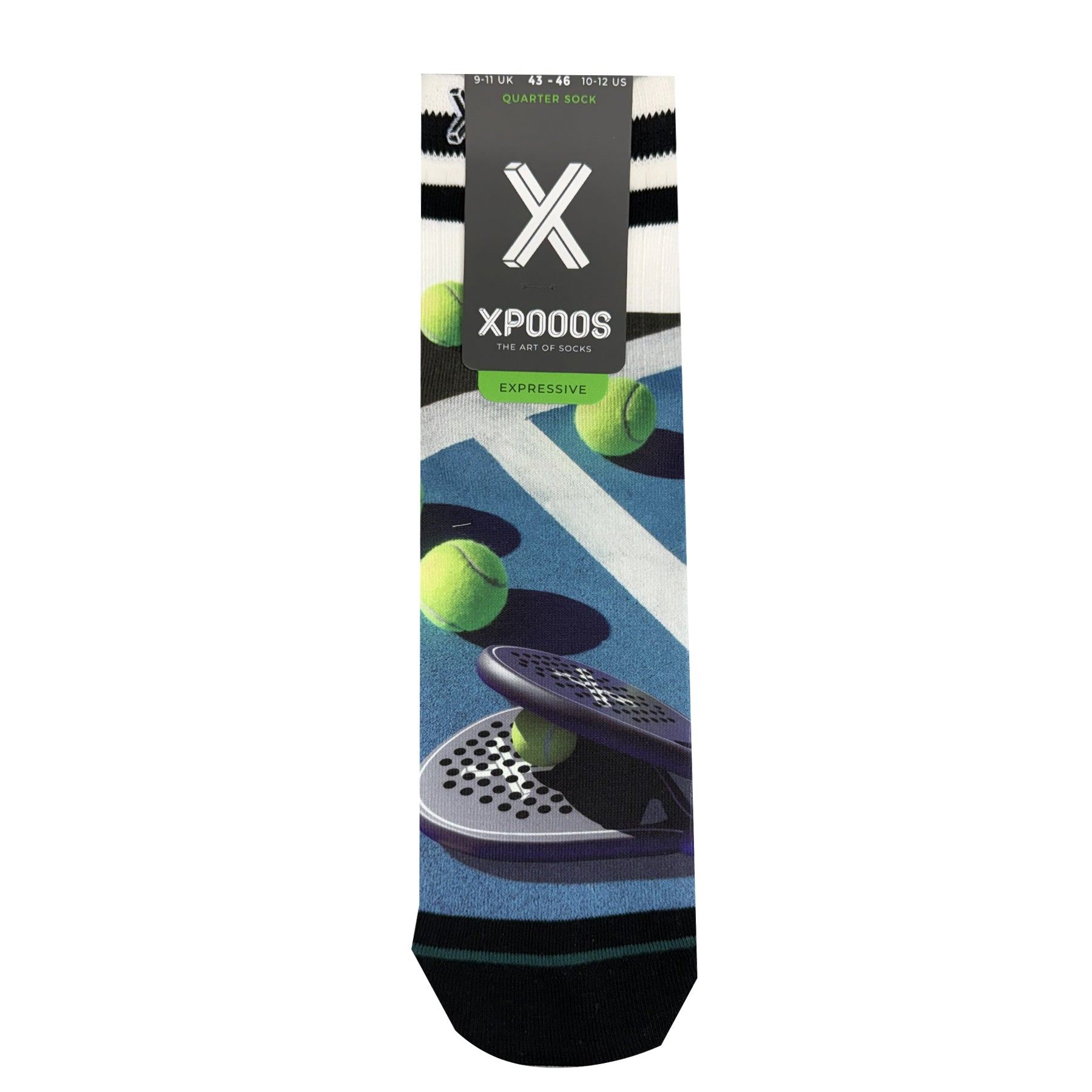 Men’s quarter socks with padel court print featuring green tennis balls and rackets on blue background, black and white striped cuff, XPOOOS branded packaging.