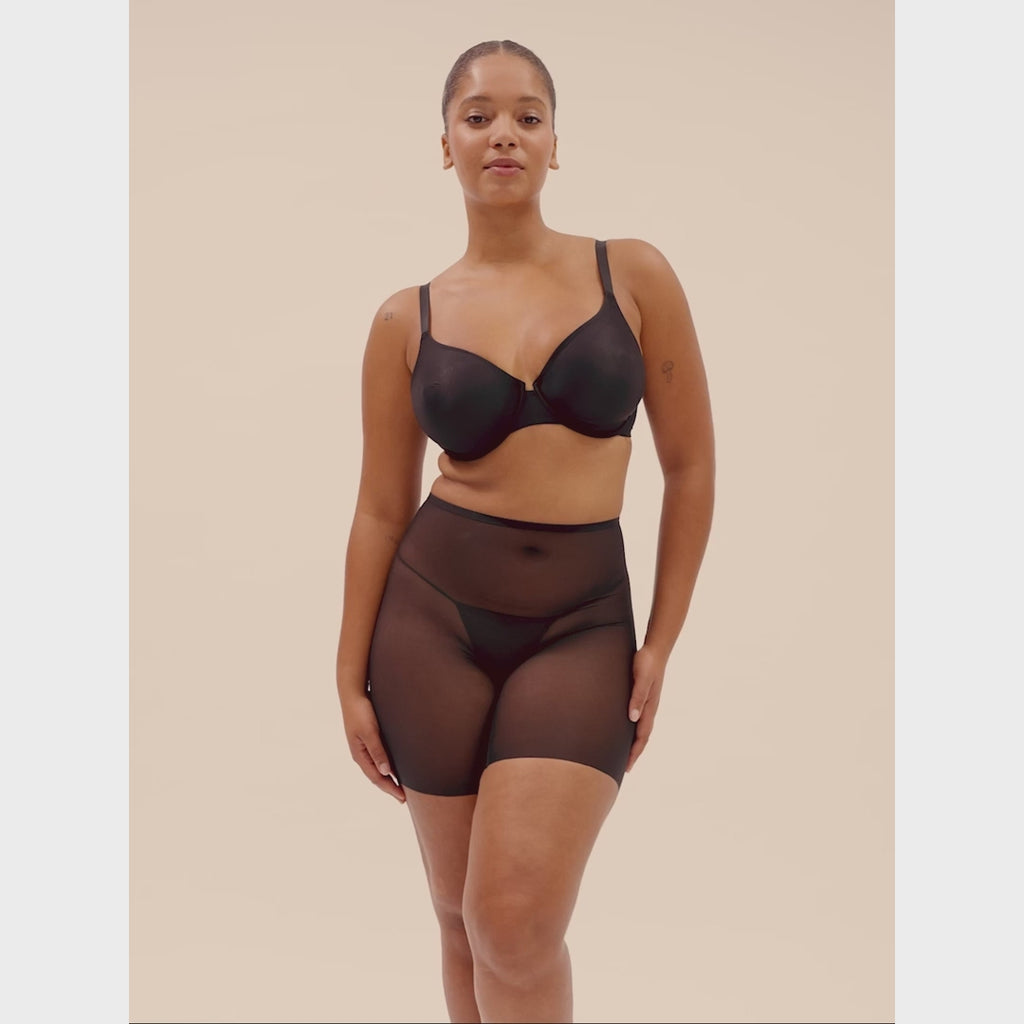 Simone Perele Essentiel Shaper Mesh Shorts black video view on model breathable sheer mesh shaping short