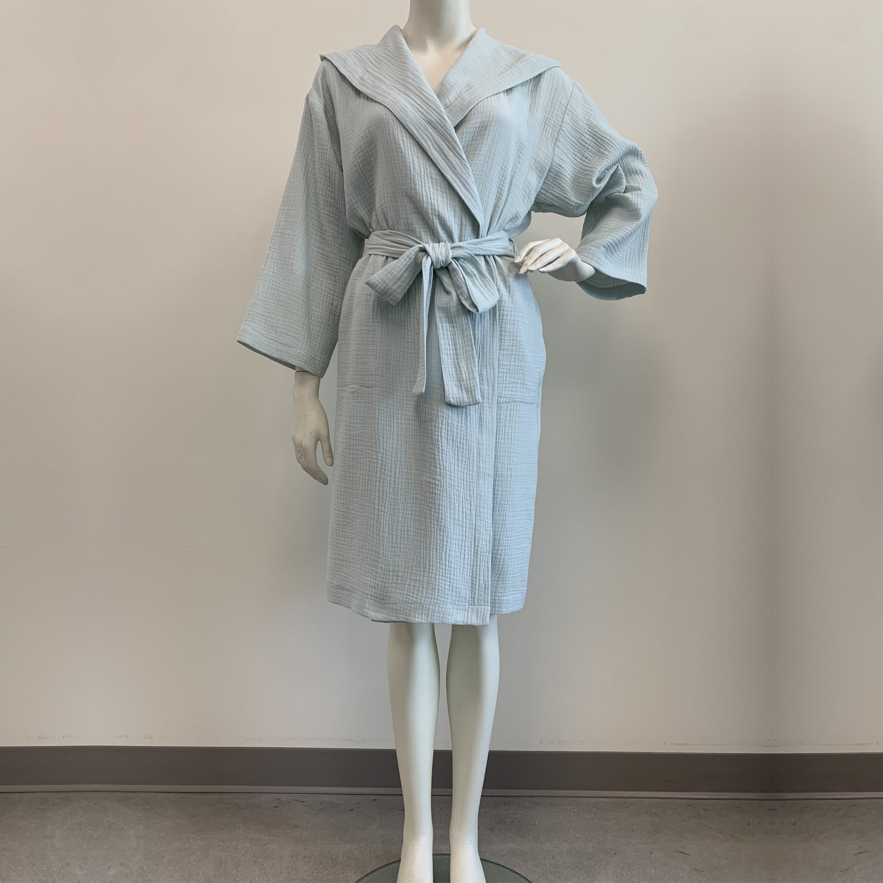 Carole Hochman Women's Grey Textured Plush Wrap Robe / Various Sizes –  CanadaWide Liquidations